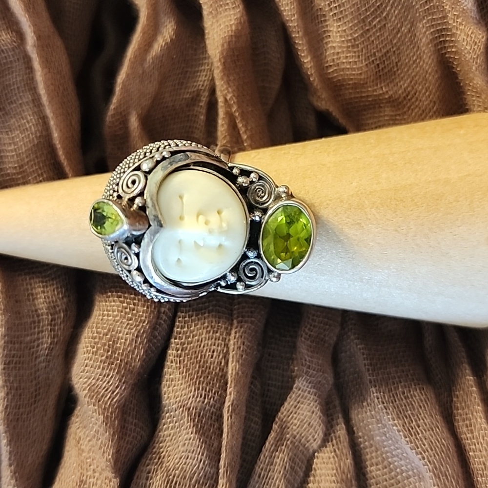 NOVICA Peridot .925 Sterling Silver Cocktail Ring, Moonlight Prince'